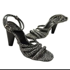 New without the box. Vince camuto Heels.
